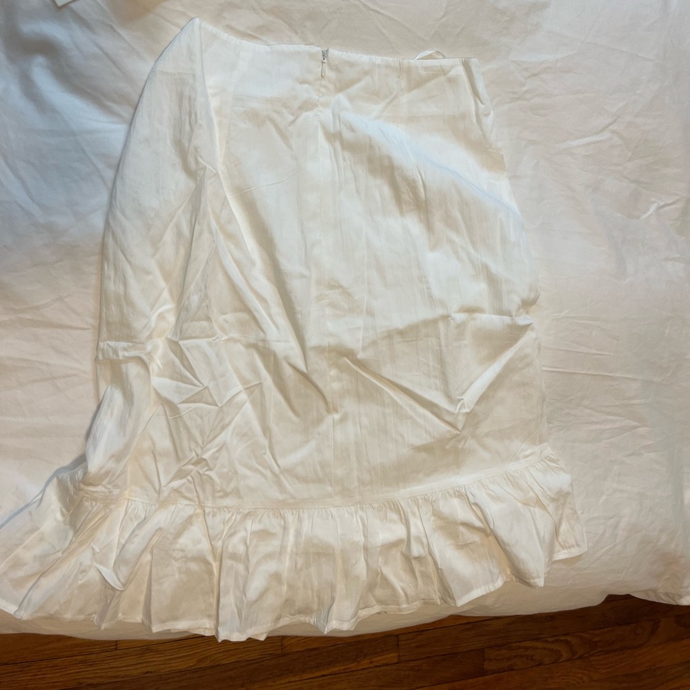 Commense White Two-Piece Set - Picture 12 of 12